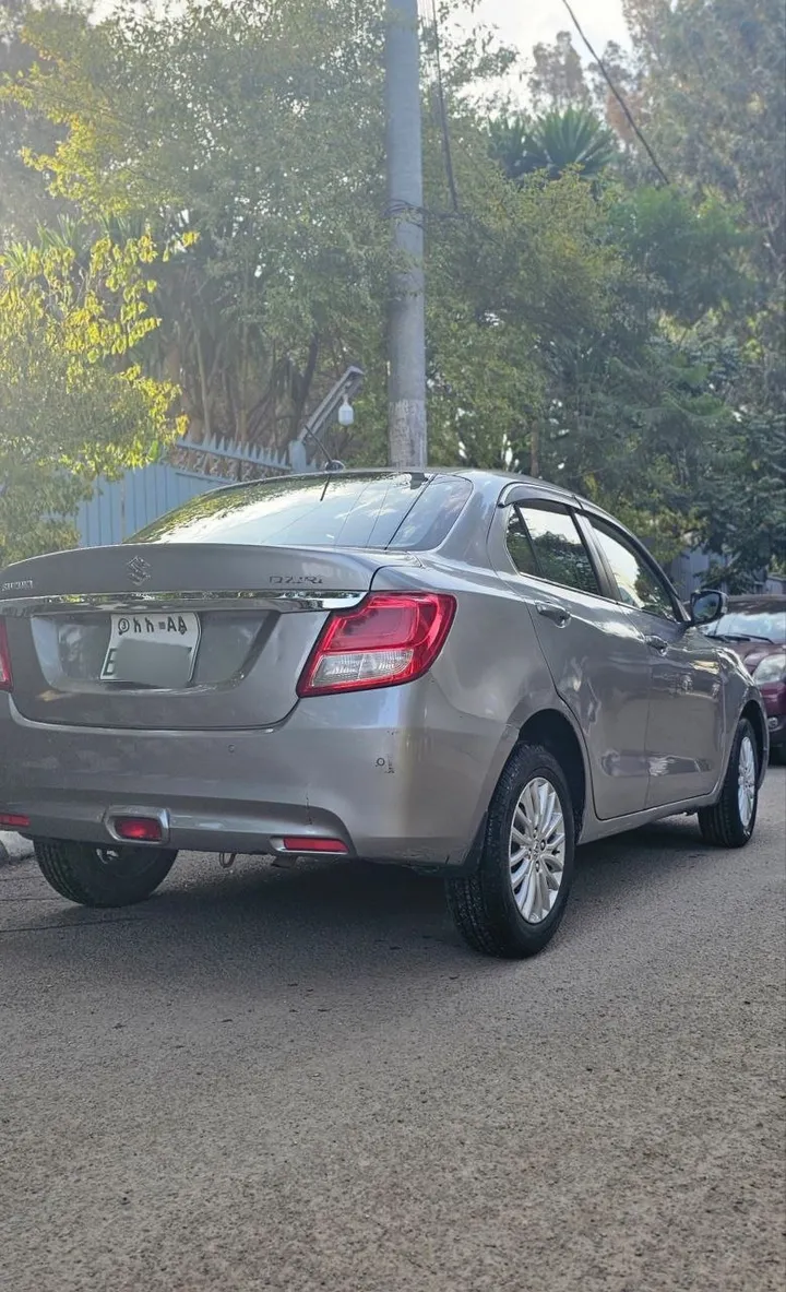 Suzuki Dzire 2022 Automatic – photo 5
