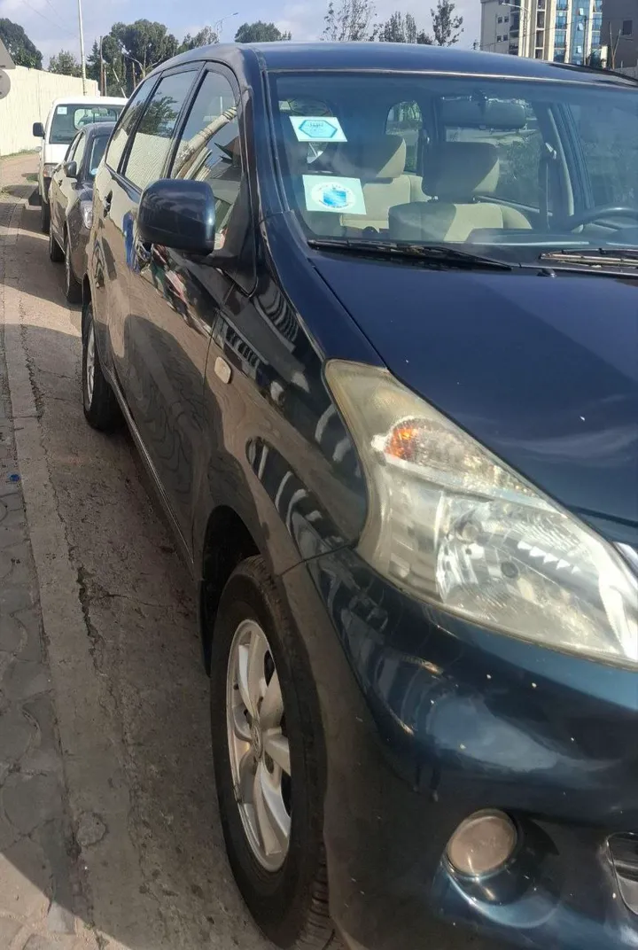 Toyota Avanza 2013 Automatic – photo 5