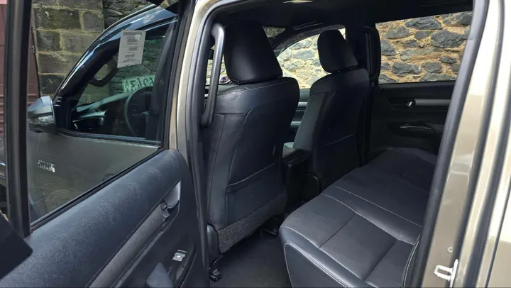Toyota Hilux Invincible Double Cab 2022 – photo 4