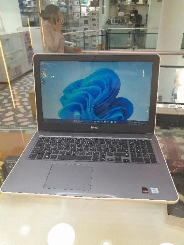 Dell 5567 i7 24GB 1TB Laptop – photo 4