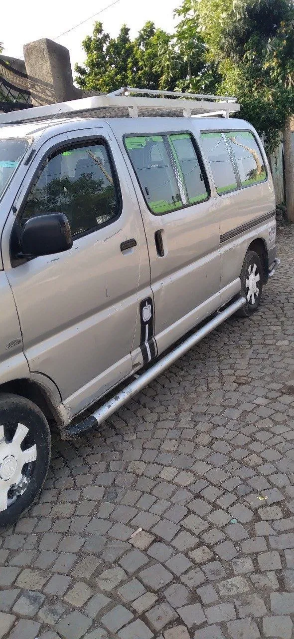 Toyota Hiace Dolphin Traveler 2006 – photo 3