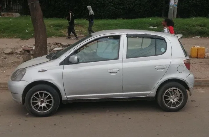 Toyota Vitz 1999 Automatic 1.0L – photo 4