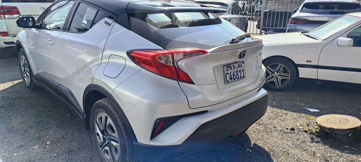 Toyota CHR Electric 2022 – photo 5