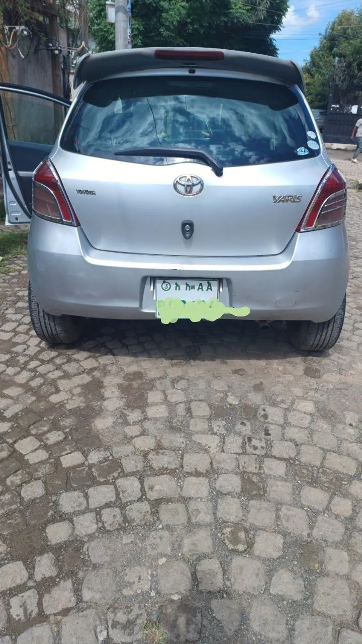 Toyota Yaris Compact 2007 – photo 3