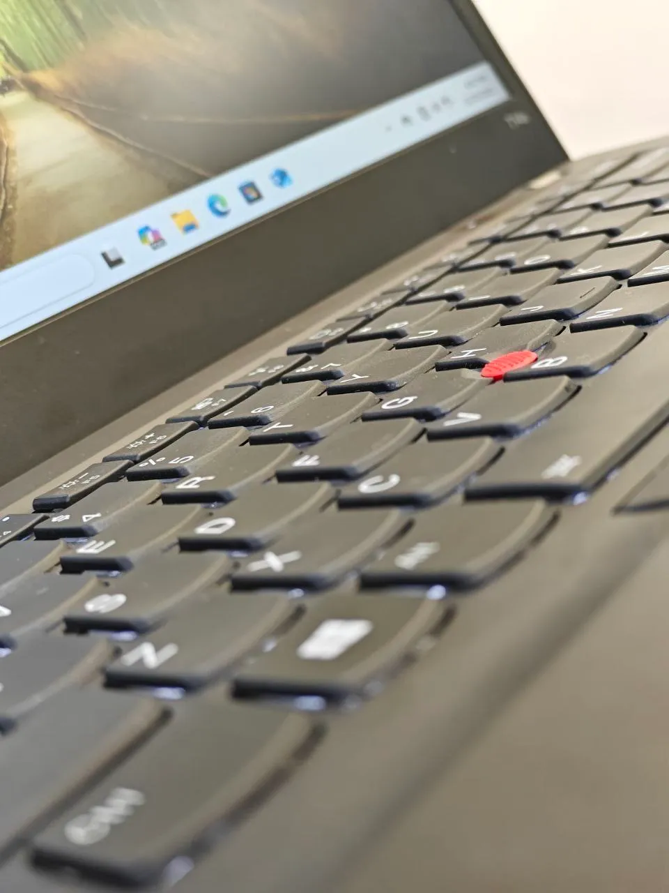 Lenovo Thinkpad T14s Gen 1 – photo 4