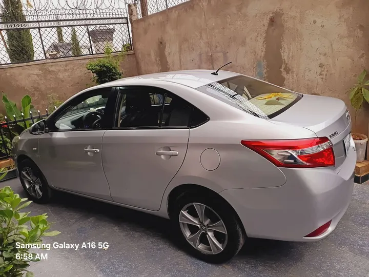 Toyota Yaris 2013 Sedan – photo 4