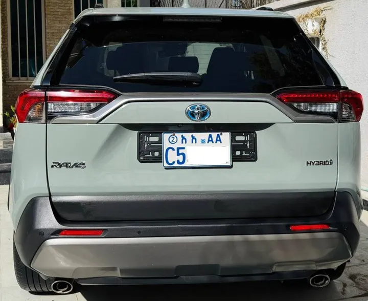 Toyota RAV4 Hybrid 2023 Europe – photo 10