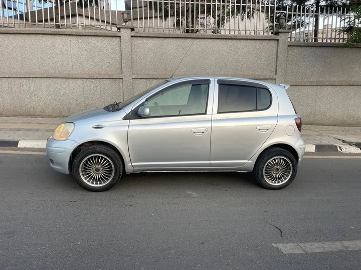 Toyota Vitz 2002 Automatic – photo 4