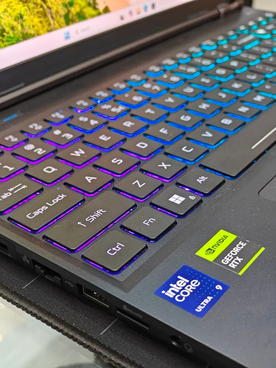 Acer Predator Helion Neo 16 Gaming Laptop – photo 4