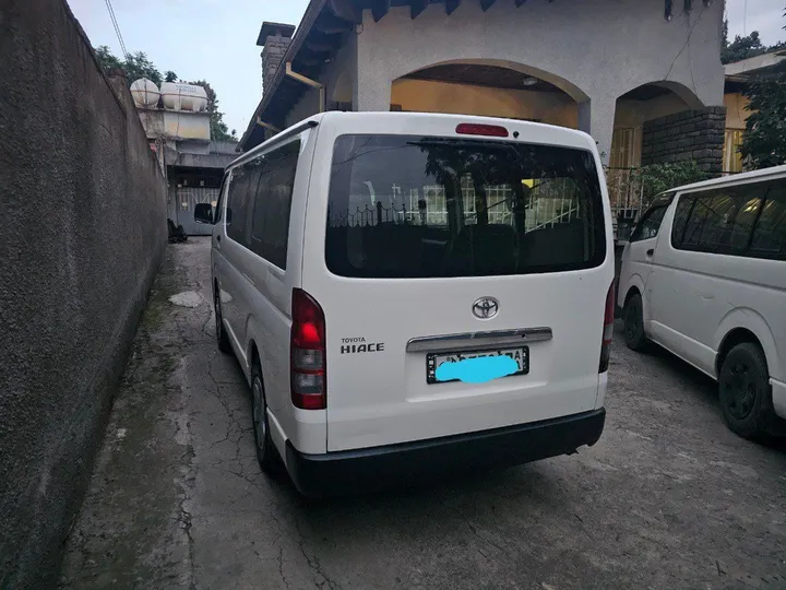 Toyota Hiace 2020 Manual Van – photo 4
