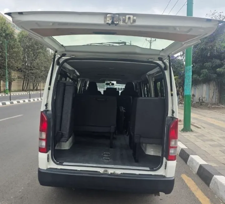 2018 Toyota Hiace Manual Van – photo 7