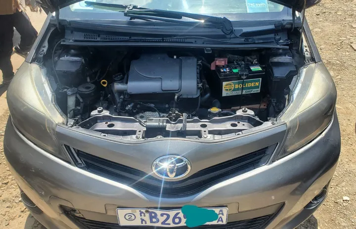 Toyota Yaris 2012 Automatic – photo 7