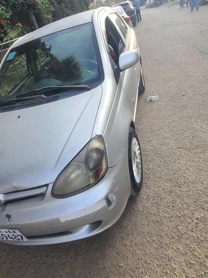 Toyota Platz 2005 Automatic 1.0L – photo 3