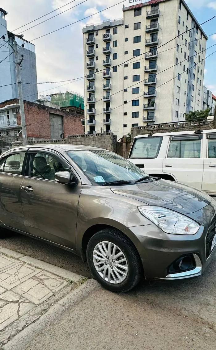 Suzuki Dzire 2022 Automatic – photo 4