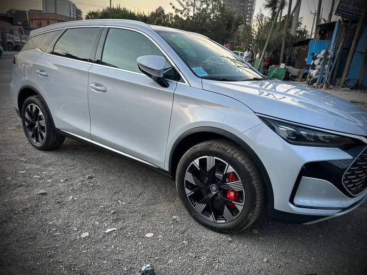 2025 BYD Tang DM-I 7 Seater – photo 3