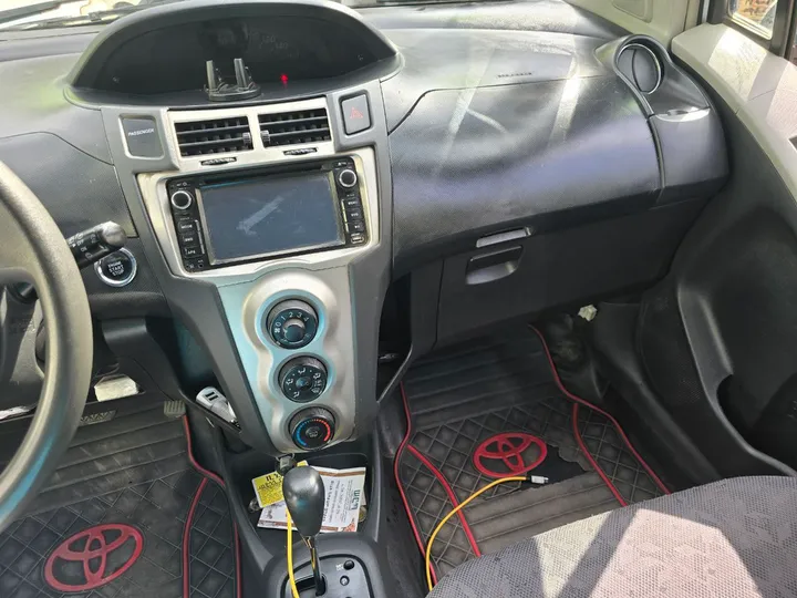 Toyota Yaris Compact 2010 Automatic – photo 7