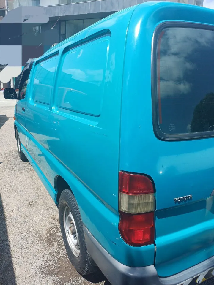 Toyota Hiace Dolphin Diesel Van – photo 5