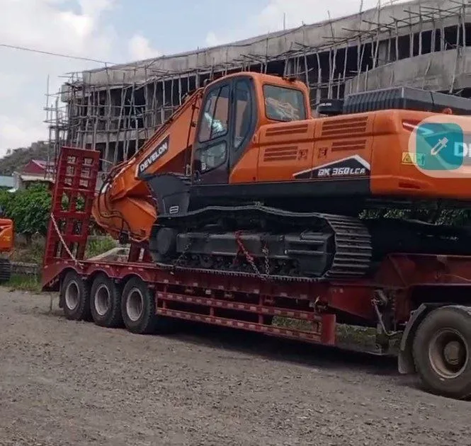 Develon Crawler Excavator New – photo 4