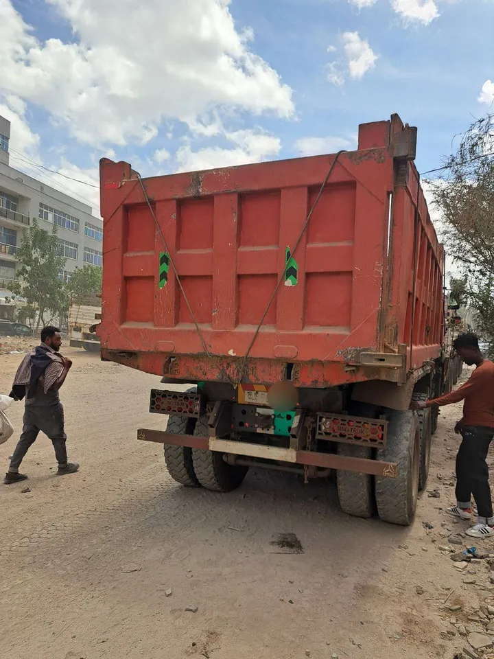 Sinotruk Howo Dump Truck 2017 – photo 3