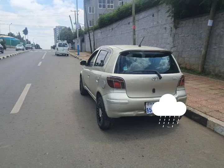 2004 Toyota Vitz Hatchback – photo 5