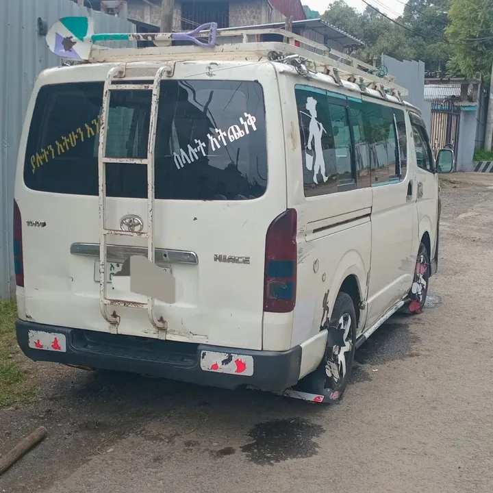Toyota Hiace Van 2007 – photo 5