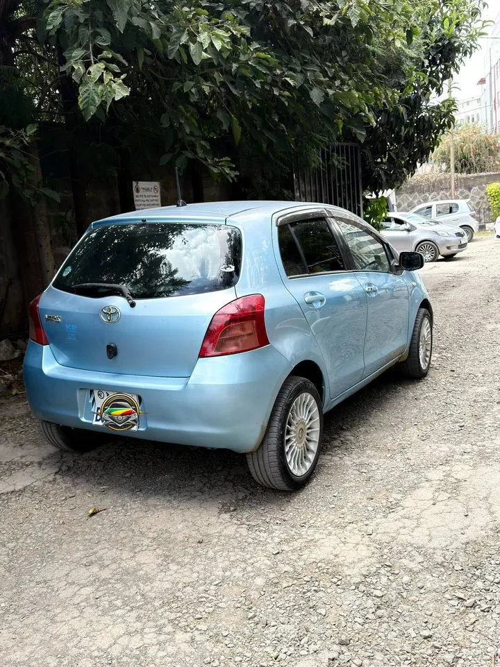 Toyota Yaris Compact 2007 Automatic – photo 3
