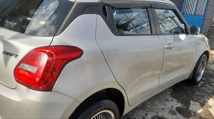 Suzuki Swift 2022 Automatic – photo 4
