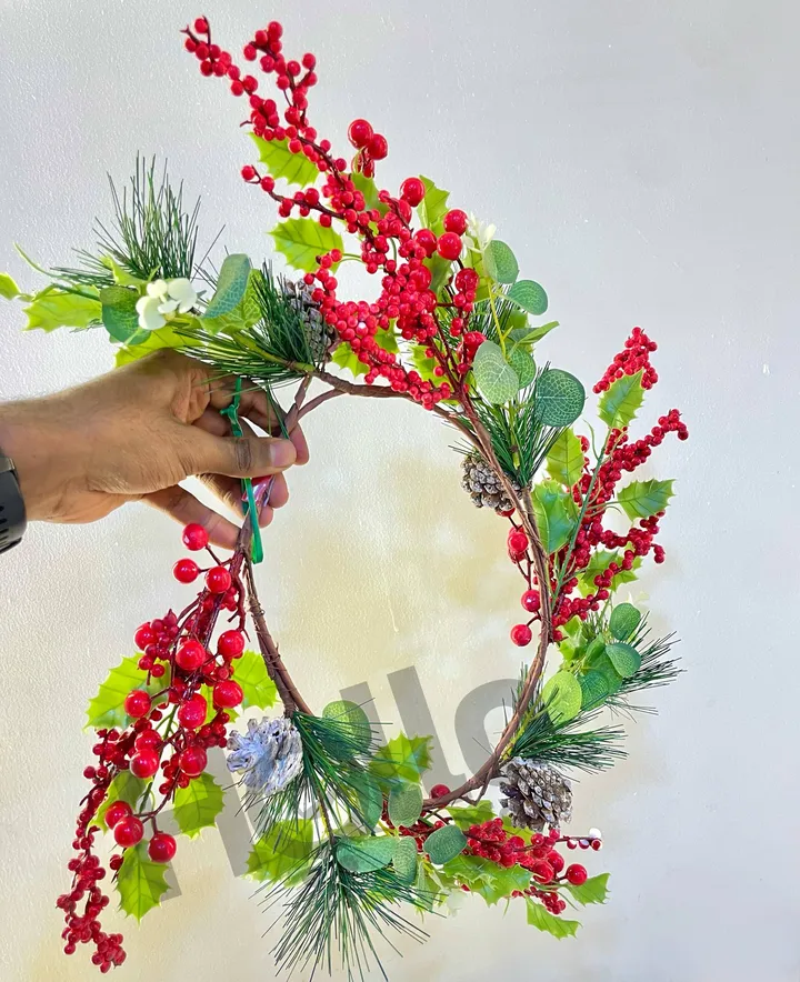 Christmas Decorative Berry Wreath – photo 3