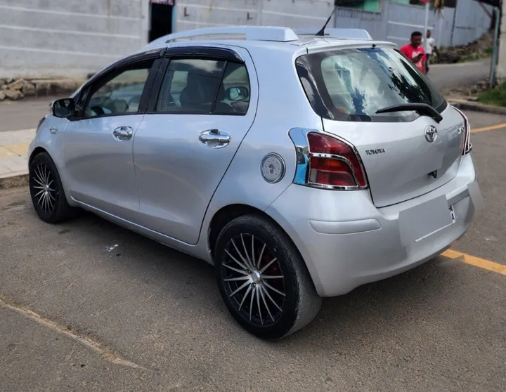 Toyota Yaris Europe 2009 1.0L – photo 6