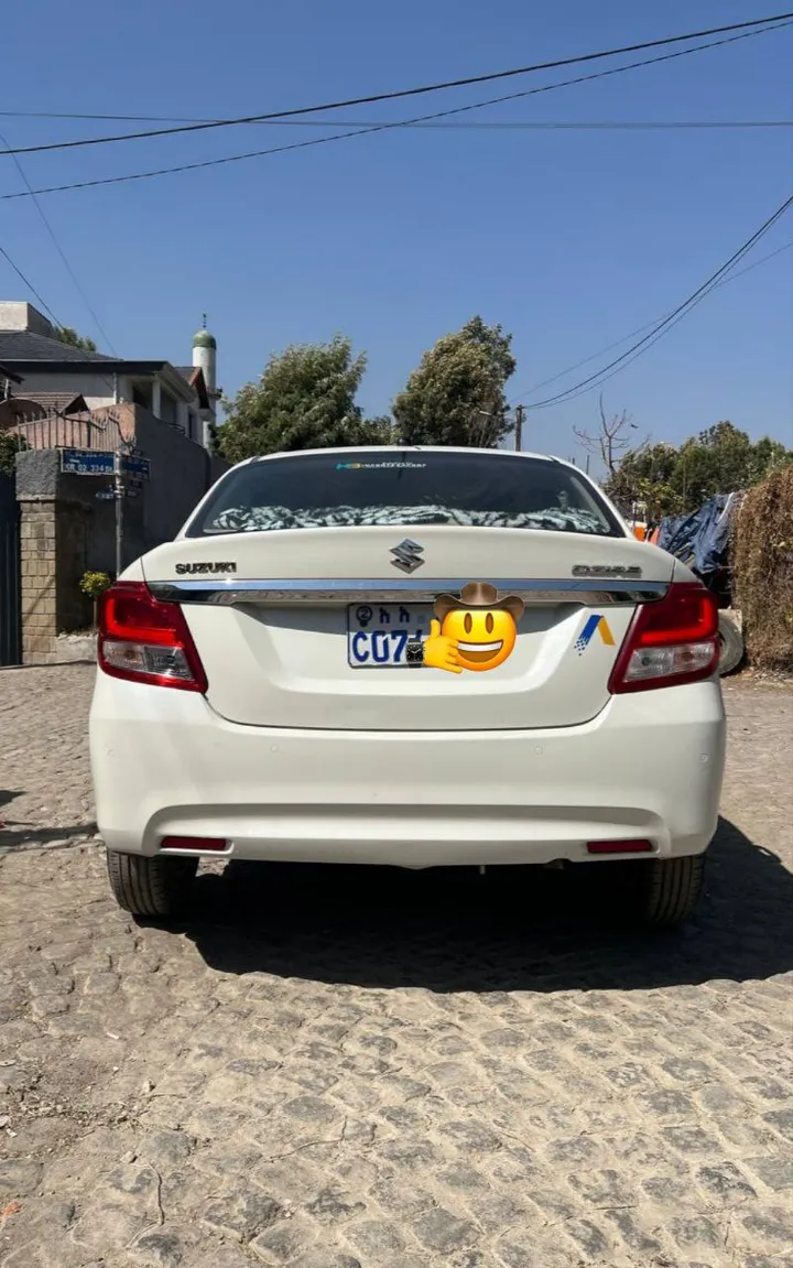 Suzuki Dzire 2021 Automatic – photo 3