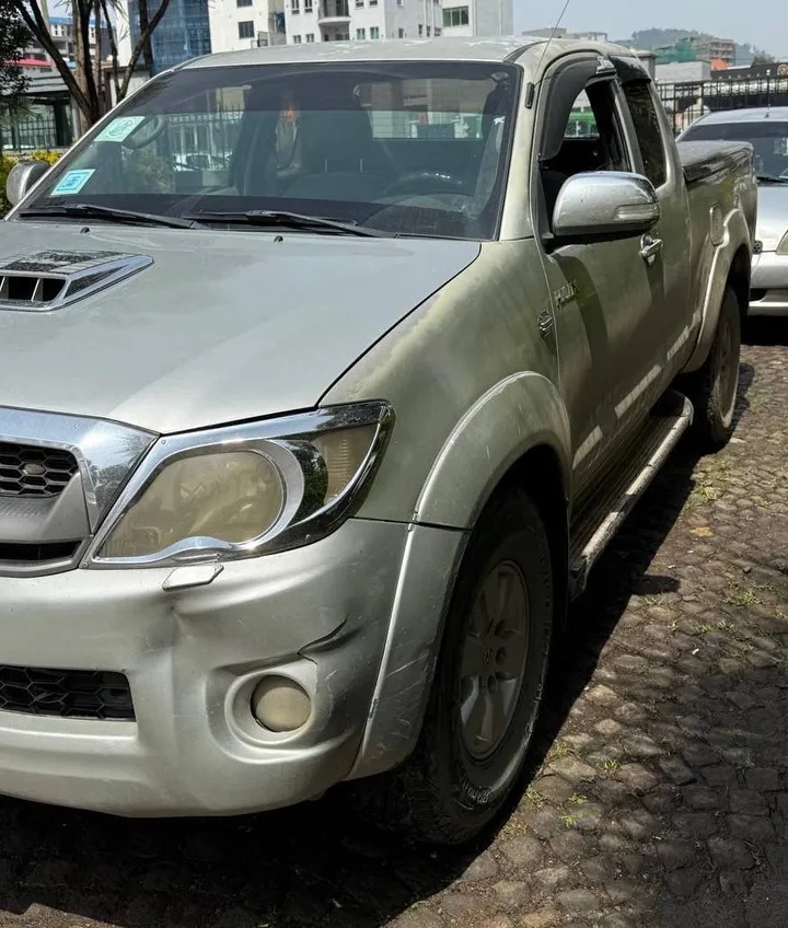 Toyota Vigo D4D 2010 Manual – photo 3