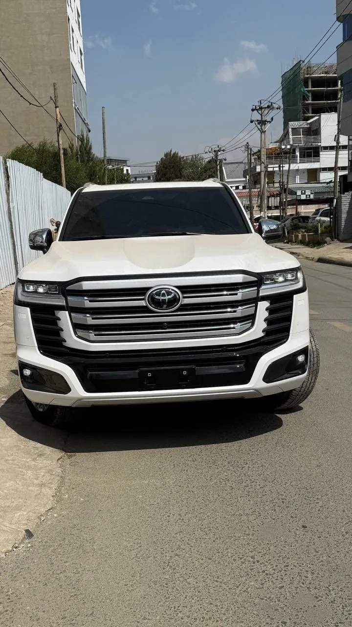 2026 Toyota Land Cruiser VXR Hybrid – photo 8