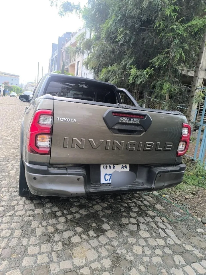 Toyota Hilux Invincible Double Cab 2021 – photo 3