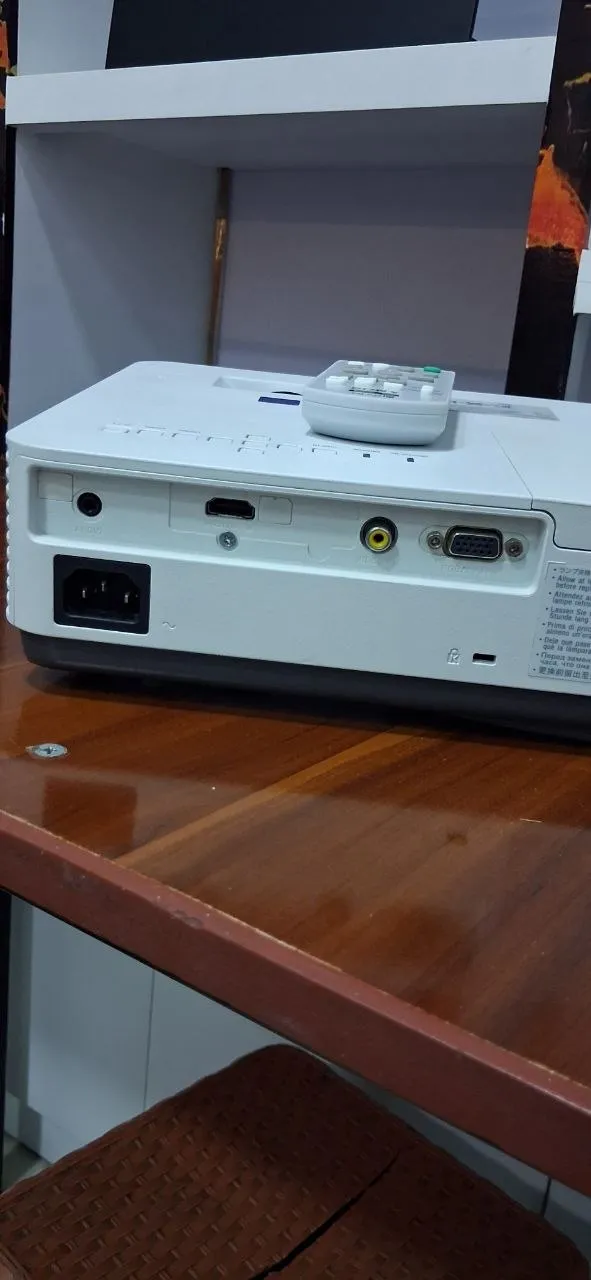 Sony VPL-DX220 Projector 2800 Lumens – photo 4