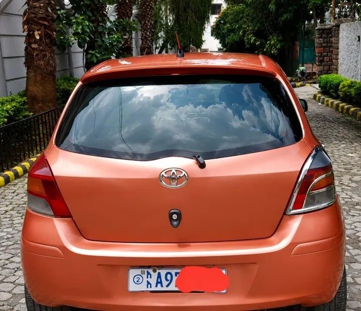 Toyota Yaris Compact 2009 – photo 5