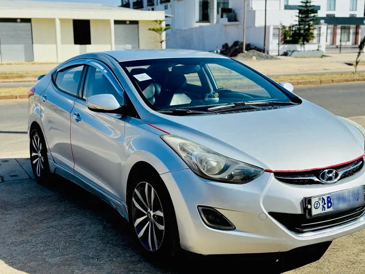 Hyundai Avante 2012 Automatic – photo 5