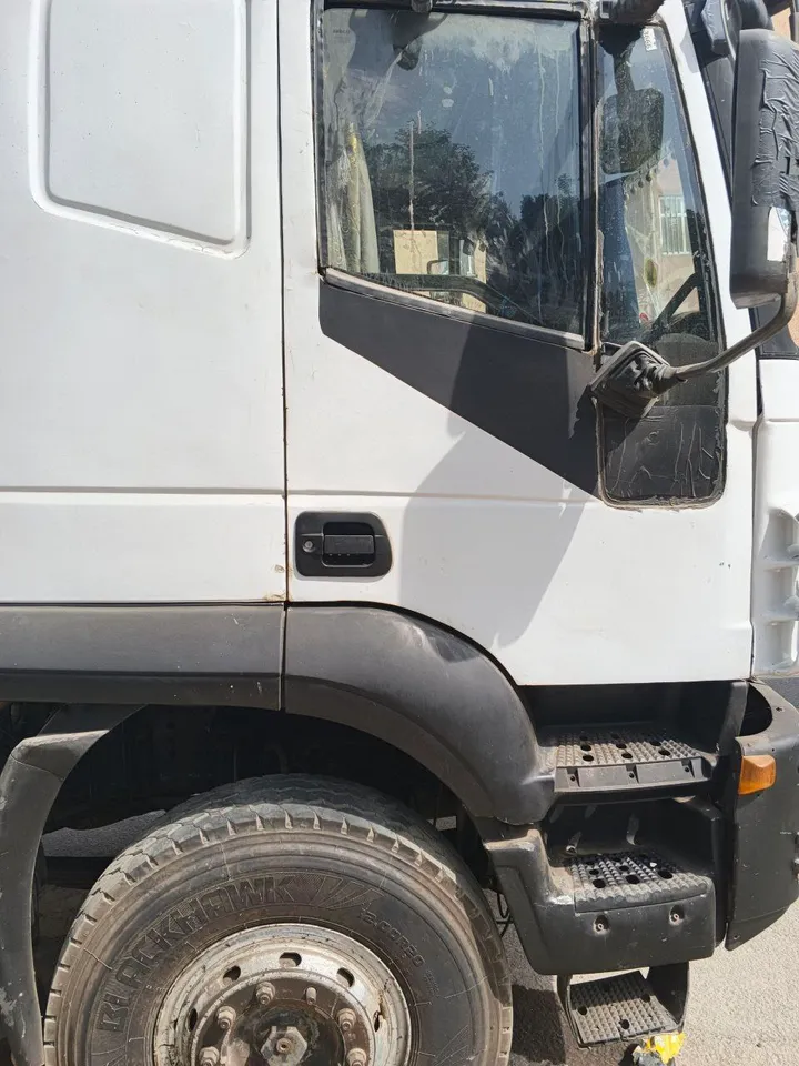 Iveco Trakker Truck Tractor 2006 – photo 4