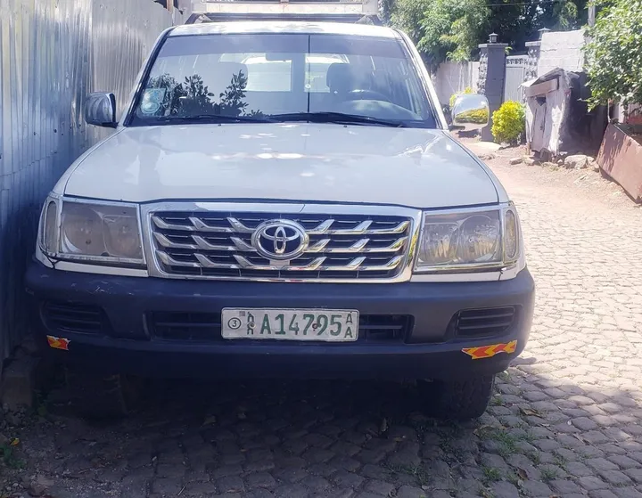 Toyota Land Cruiser 105 2001 Manual – photo 3
