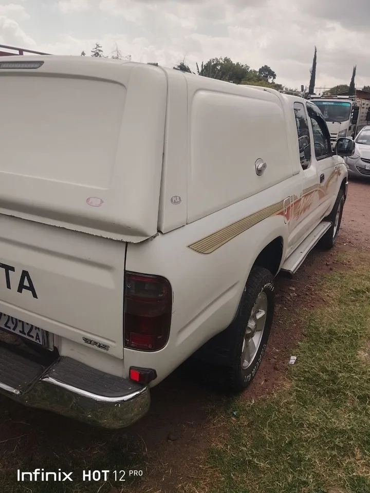 Toyota Hilux 2005 Single Cab Pickup – photo 4
