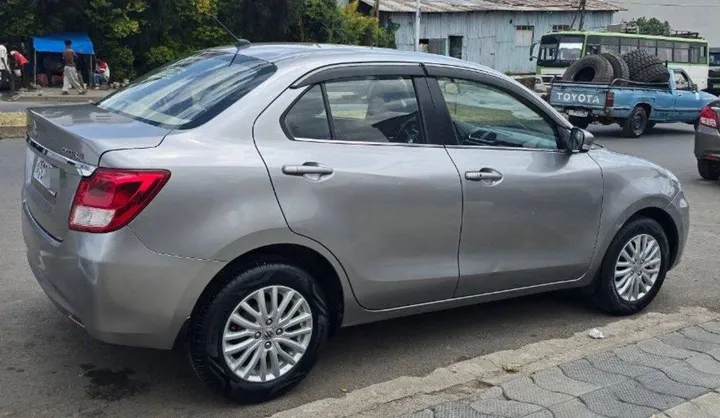 Suzuki Dzire 2022 Automatic – photo 5