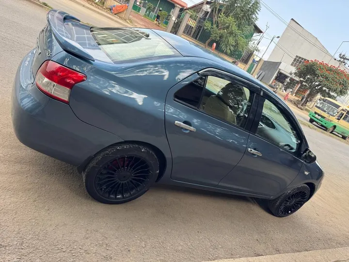 2009 Toyota Yaris Sedan – photo 9