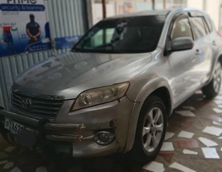 Toyota RAV4 2005 Silver Manual – photo 4