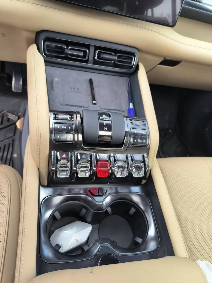 2025 BYD Leopard 5 Plug-in Hybrid – photo 7