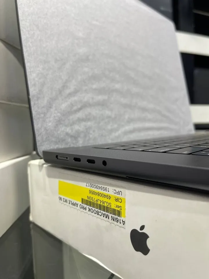 Apple MacBook Pro M4 Max 16-inch – photo 3