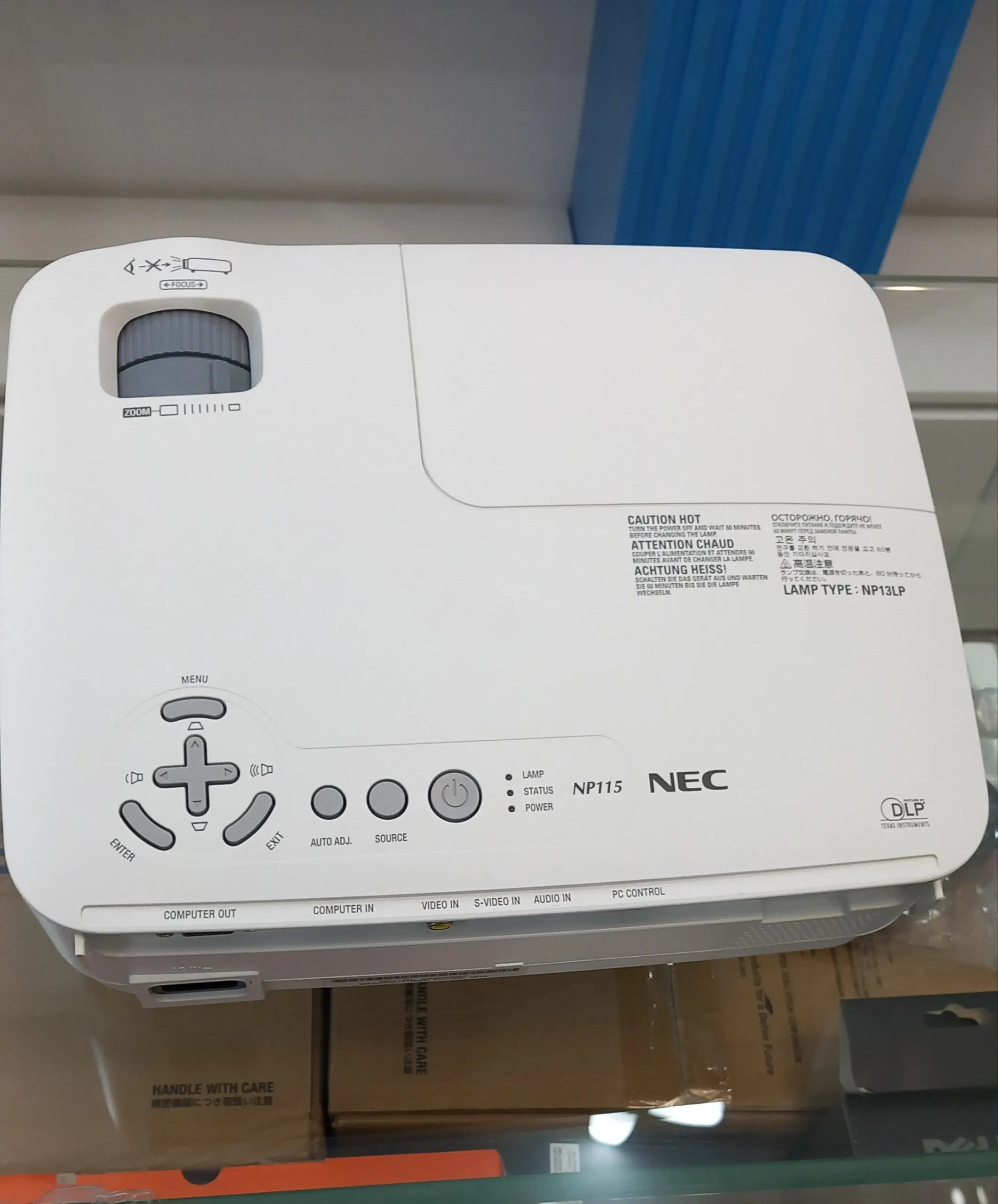 NEC Projector 2500 ANSI Lumens – photo 3