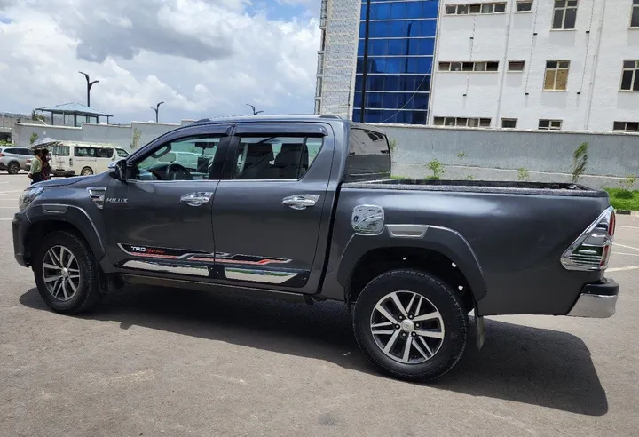 Toyota Hilux Revo Double Cab 2019 – photo 6