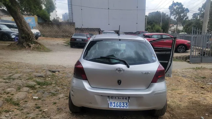 Toyota Vitz 2008 Hatchback – photo 4