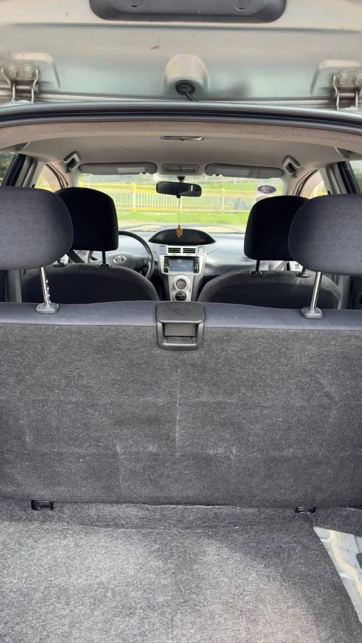 Toyota Yaris Compact 2010 – photo 5