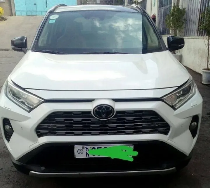 Toyota RAV4 2021 – photo 3
