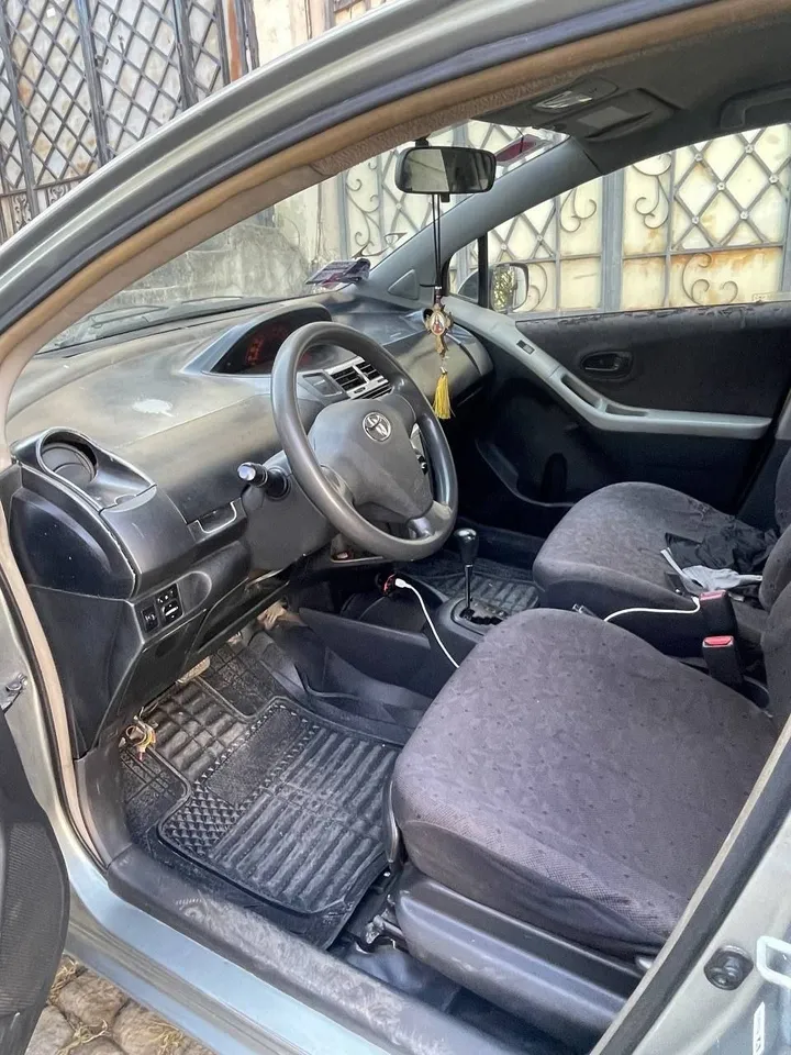 Toyota Yaris Compact 2009 Automatic – photo 5